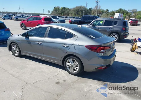 2019 Hyundai Elantra Value Edition z USA, uszkodzony, nr VIN 5NPD84LFXKH485576